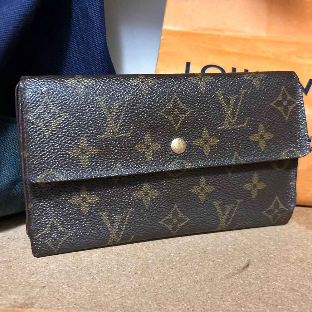 Authentic Vintage Louis Vuitton Sarah Wallet Monogram Brown Bifold Wallet
